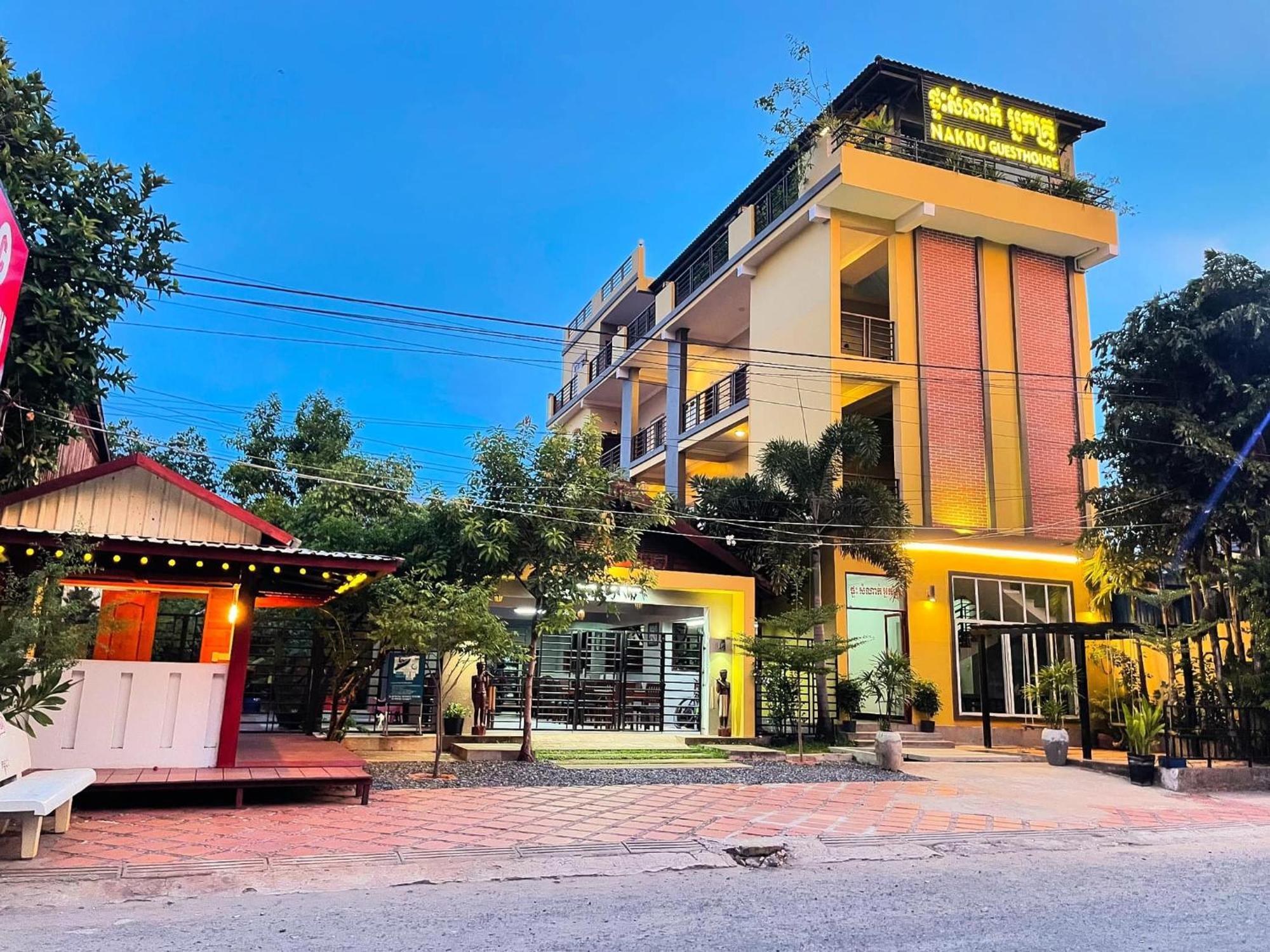 Neakru Guesthouse And Restaurant Kampot Exterior foto