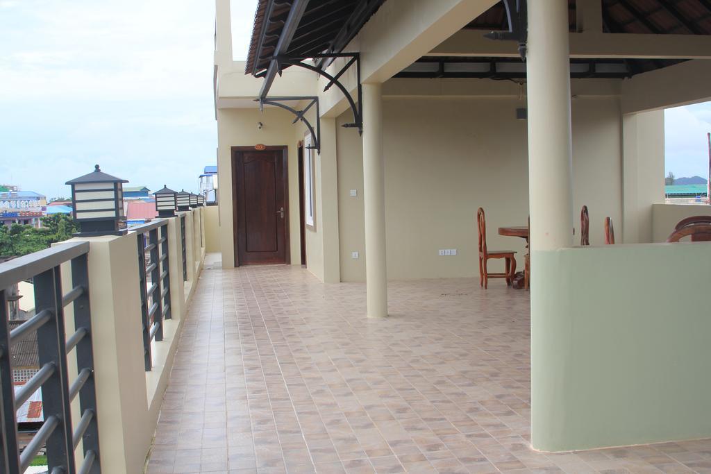 Neakru Guesthouse And Restaurant Kampot Exterior foto