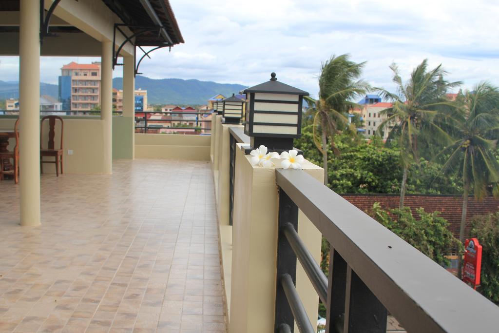 Neakru Guesthouse And Restaurant Kampot Exterior foto