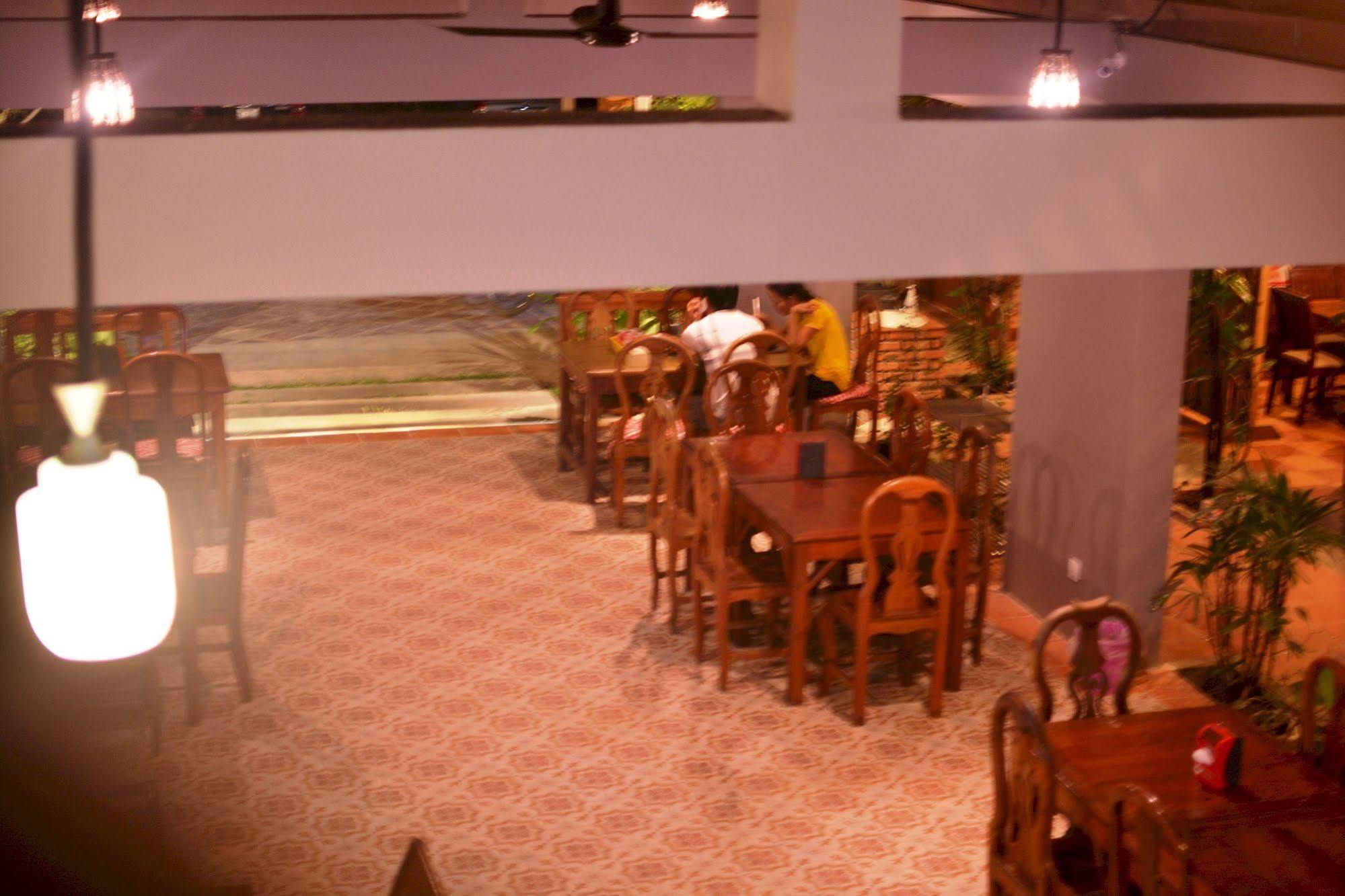 Neakru Guesthouse And Restaurant Kampot Exterior foto