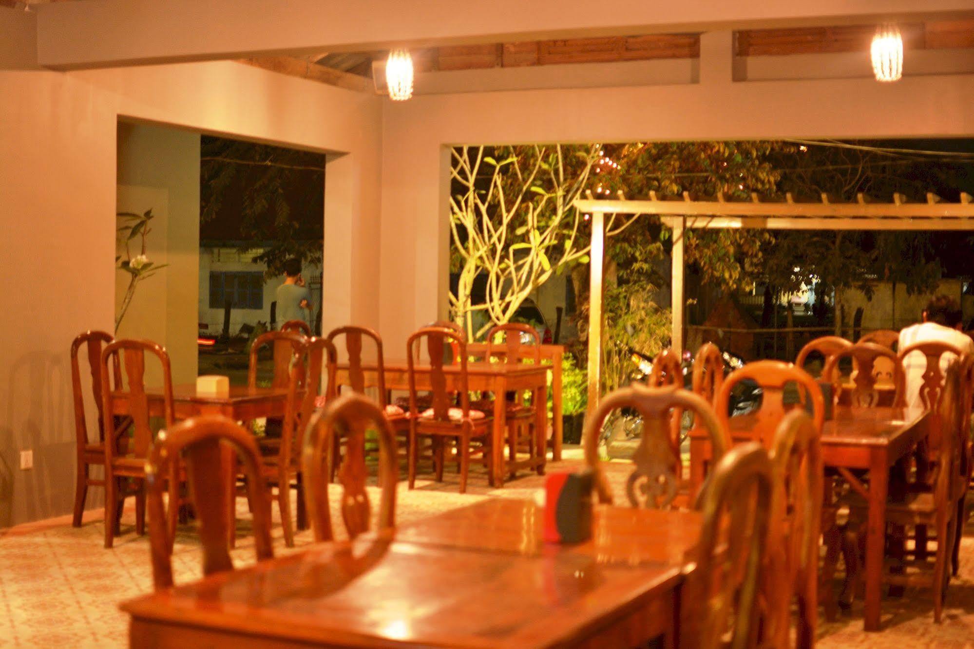 Neakru Guesthouse And Restaurant Kampot Exterior foto